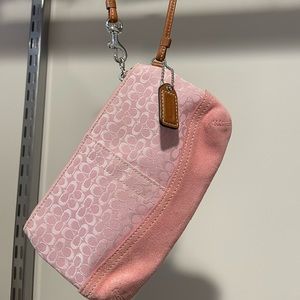 *LIKE NEW* pink Coach wristlet